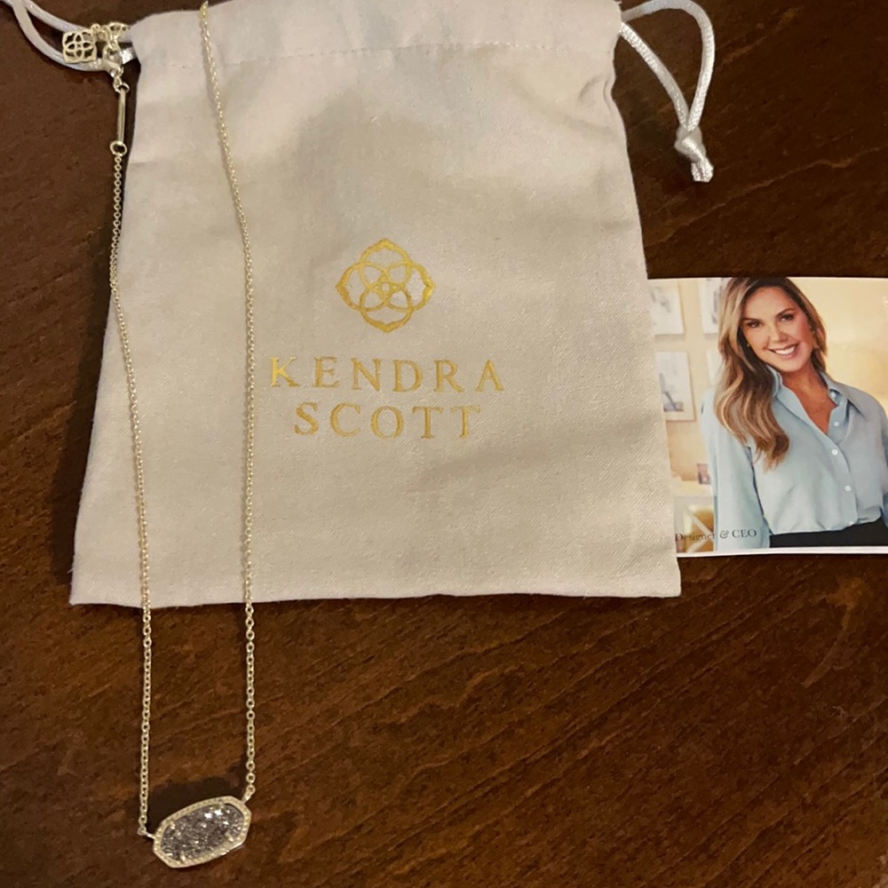 Beautiful charcoal grey Kendra Scott necklace